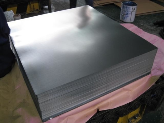 AA3003 H24 แผ่นอลูมิเนียมเคลือบสีดํากระจ่างสูงเคลือบพอลิเอสเตอร์ แผ่นอลูมิเนียมเคลือบสําหรับวัสดุถัง