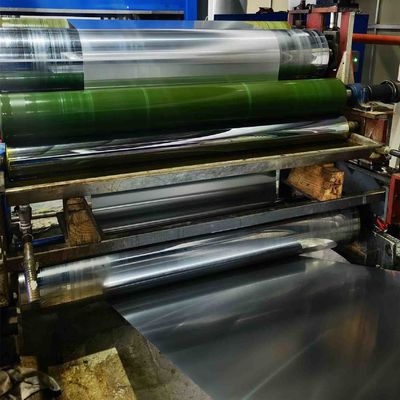 PE / PVDF อลูมิเนียมเคลือบม้วน pre painted ผนังโลหะอัลลูมิเนียมลวดล้อมสําหรับหลังคาอาคาร