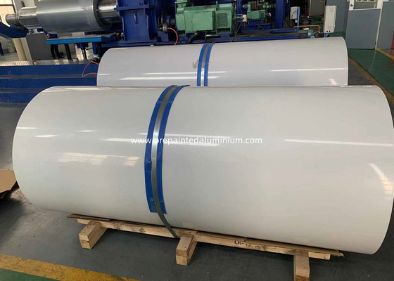 1810mm Ultra Wide Alloy 5052 H46 สีขาวกระจ่างสูงเคลือบอลูมิเนียม Coil สําหรับทํากล่องรถบรรทุกโซ่เย็น
