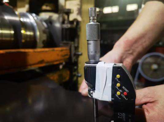 ม้วนอลูมิเนียมฟอยล์เคลือบสีหนา 0.11 มม. กว้าง 110 มม. สำหรับการทำเทประบายอากาศแบบม้วนได้