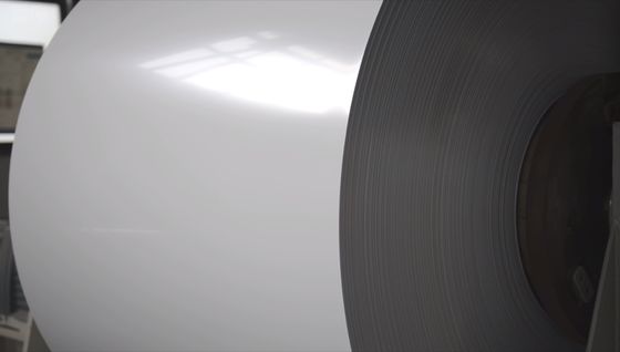 ขาว / ขาว RAL 9010 สี - แผ่นอลูมิเนียมเคลือบในคอยล์ 3105 H44 สำหรับการผลิตรางน้ำหรือรางน้ำ